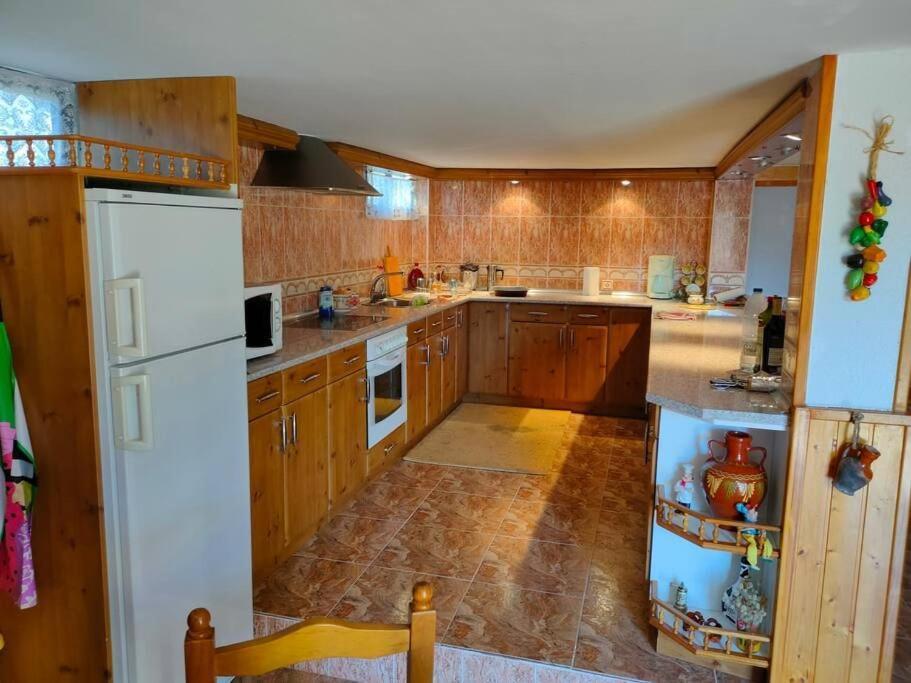 Vivienda De Uso Turistico En Entorno Maravilloso Huerta Del Rey Ngoại thất bức ảnh